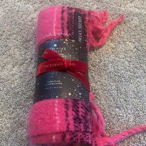 NWT Holiday Victoria Secrets scarf pink black and white in color.  So soft